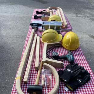 Sinnstiftende Team Aktion Schlittenbau Sinnstiftende Team Aktion Schlittenbau