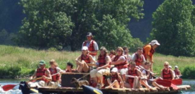 Floßbau & Floßfahrt auf der Ruhr Floßbau & Floßfahrt auf der Ruhr