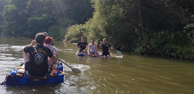 Floßbau Challenge Floßbau Challenge als Teamevent auf der Mosel