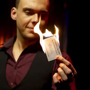 Tischzaubershow/ Walking Act mit Chris Calvin Tischzaubershow/ Walking Act mit Chris Calvin