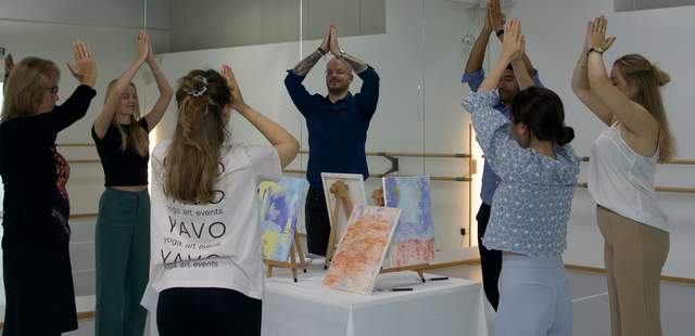 Yoga & Paint Teammevent Yoga und Malen Team Workshop Firmenevent