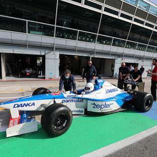 Formula 1 Supersportwagen auf dem Hockenheimring fahren