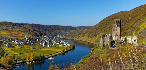 Beilstein mit der Burg Metternich