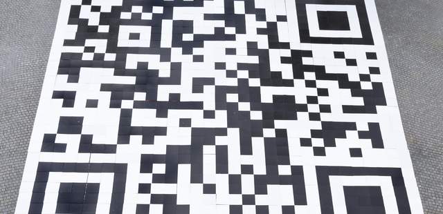 Riesen QR Code Quick Response – Build your own QR-Code.