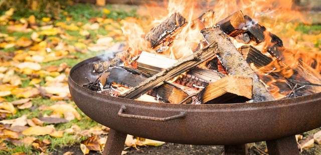 Lagerfeuer Lagerfeuer auf Seeterrasse mit Übernachtung