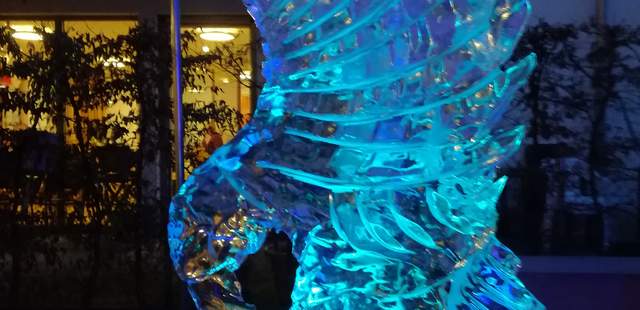 Eisskulptur Eiskunstschnitzen, Eisskulptur, Eisschnitzen,