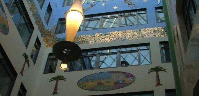 Höfe, Häuser, Handel – Der Passagenrundgang Höfe, Häuser, Handel – Der Passagenrundgang