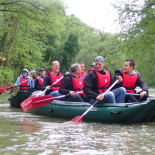 Kanufahren auf dem Neckar mit Grillen