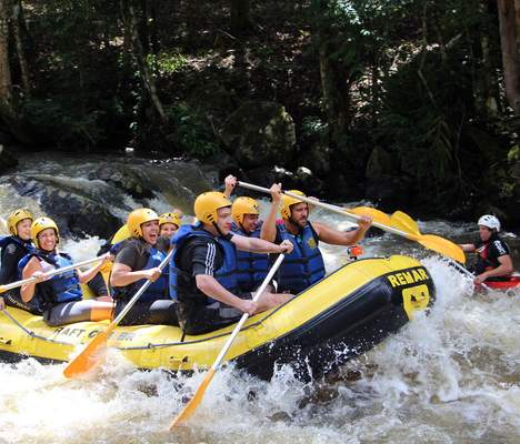 Rafting-Teamevent – Mit voller Kraft durch die Wellen Rafting Teamevent
