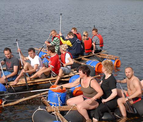 Teamtag mit Floßbau Floßbau Teamtag