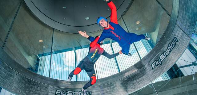 Bodyflying in München Windkanal Fliegen Indoor Skydiving