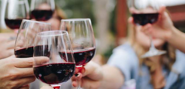 Weintasting-Tour - Verkostungen in 3 Weinbars Weintasting-Tour - Verkostungen in 3 Weinbars