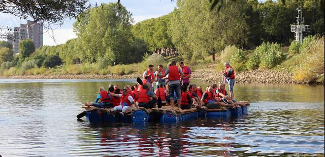 Flossfahren Riesen Floss Teambuilding Flossfahren Riesen Floss Teambuilding