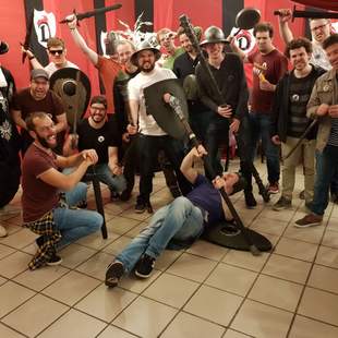 Heldengruppe nach bestandenem Abenteuer Heldengruppe