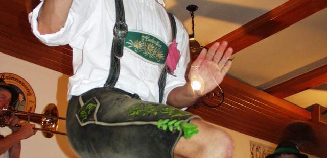 Bayerische Hüttenabende am Fuße des Watzmanns Bayerische Hüttenabende am Fuße des Watzmanns