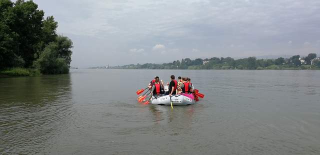 Gemeinschaftserlebnis Rafttour Oberrhein - Wasser und Wein
