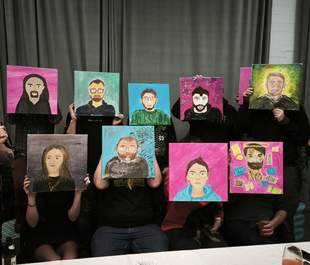 Wer erkennt sich wieder? Portrait, Teamevent, Malen