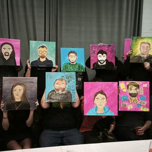 Wer erkennt sich wieder? Portrait, Teamevent, Malen