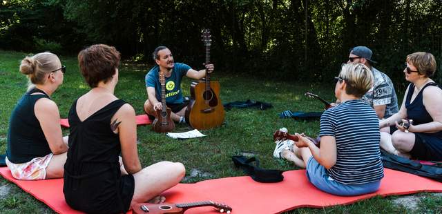 Ukulele_Workshop_Teamaktion_Teamevent Ukulele_Workshop_Teamaktion_Teamevent_Musik-Teamaktion