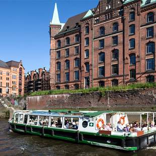 Barkasse in der Speicherstadt