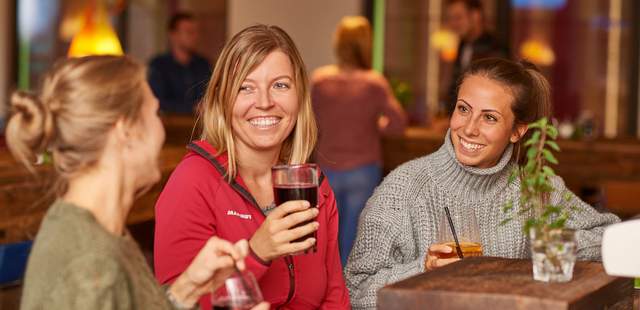 Merry X-Mas - lässige Weihnachtsfeier Merry X-Mas - lässige Weihnachtsfeier