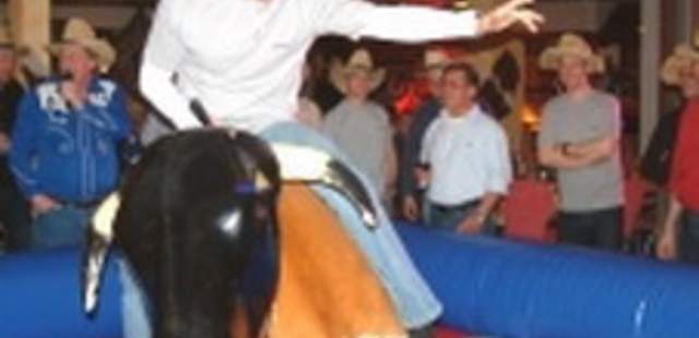 BULLRIDING – Star Rodeo BULLRIDING – Star Rodeo