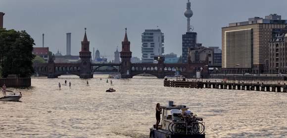 Berlin Panorama mit Spree und Oberbaumbrücke