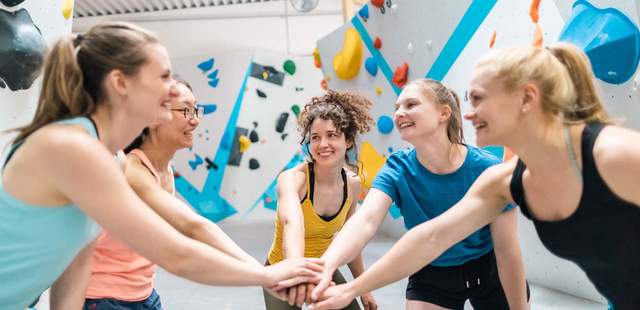 Boulderwelt München Ost Einführung ins Bouldern im Münchner Osten