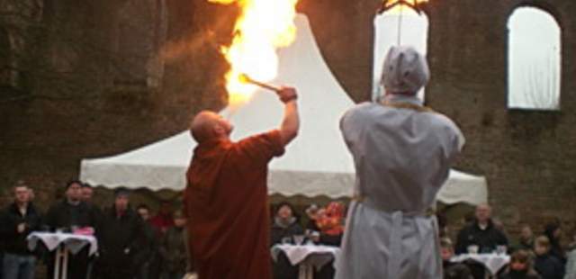 Weihnachtsfeier mit Esprit und Ritterschmaus Weihnachtsfeier mit Esprit und Ritterschmaus