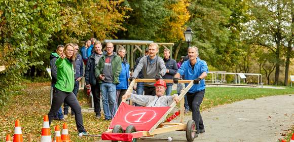 Bauwerkstatt: Flintsone Car, Stapler, Floß ..