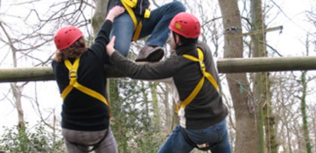 Klettern im Hochseilgarten nahe Bremen Klettern im Hochseilgarten nahe Bremen
