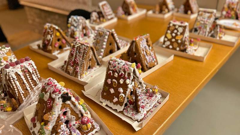 Lebkuchenhaus bauen, Weihnachtsfeier, Teamevent, Firmenfeier, Betriebsausflug