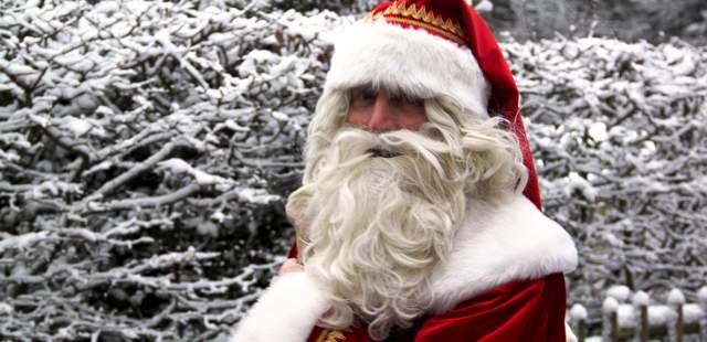 Weihnachtsmann Weihnachtsbaumschlagen | „Tanne to go“