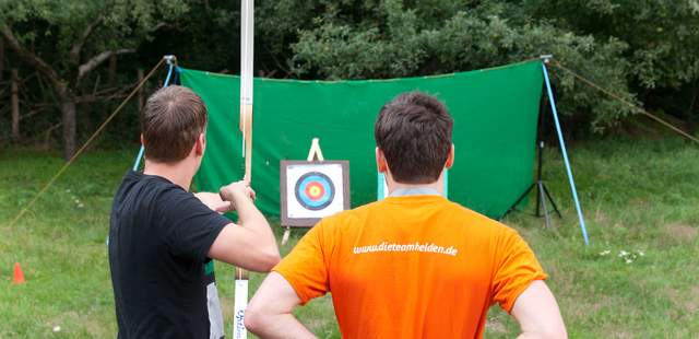 Bogenschießen Teamevent: Erobern Sie die Leuchtenburg!