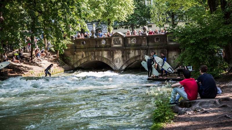 München Eisbachwelle