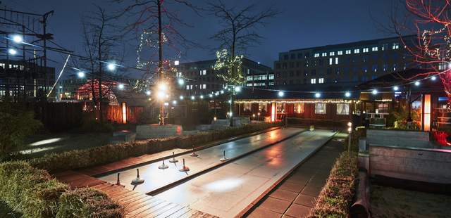 Winterzauber bei BeachMitte Eisstockschießen am Fackelstrand