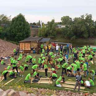 Flossbau Floßbau Teamevent in Magdeburg