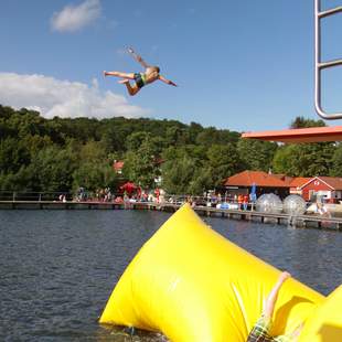 Blob, Blobbing, Wasserkatapult in Schwerin