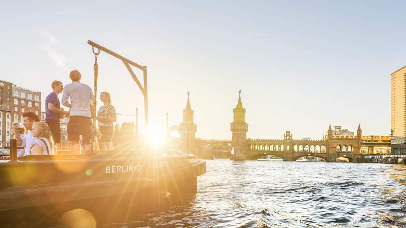 Oberbaumbrücke an der Spree Berlin