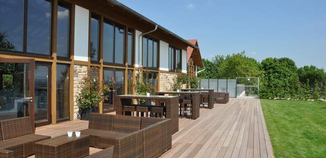 Gehobene Anlage inmitten der Natur Teamevent auf der Laubenheimer Höhe in Mainz