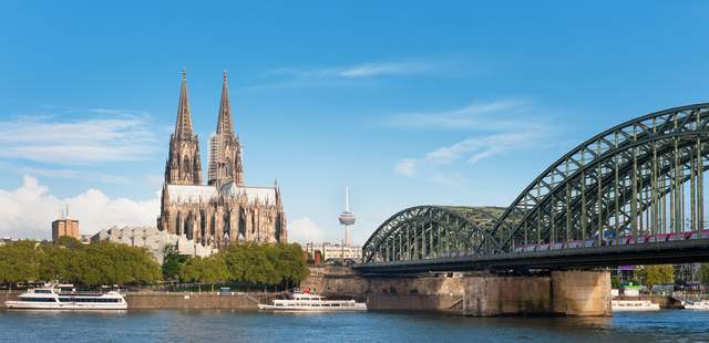 Köln Schifffahrt Köln: All-Inclusive Schifffahrt, DJ & Hotel