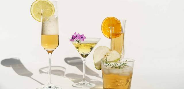 Sekt- oder Champagner-Cocktailkurs mit Brunch Sekt- oder Champagner-Cocktailkurs mit Brunch