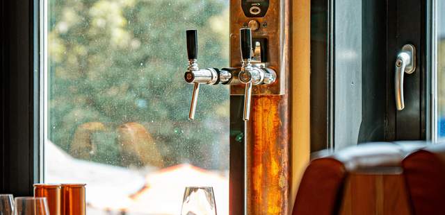 Selbstzapftisch Selbstzapftisch und Tischkicker