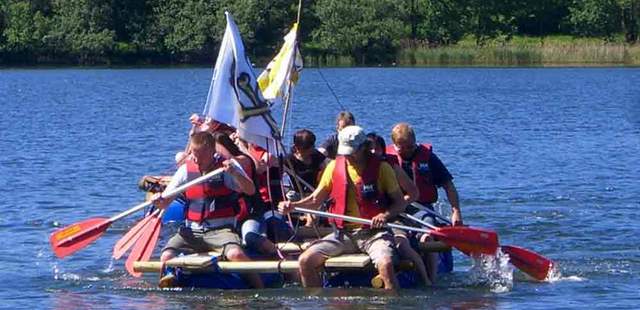 Floßbau – Das Teamerlebnis Floßbau – Das Teamerlebnis