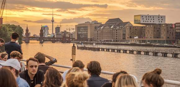 Sommer an der Spree in Berlin