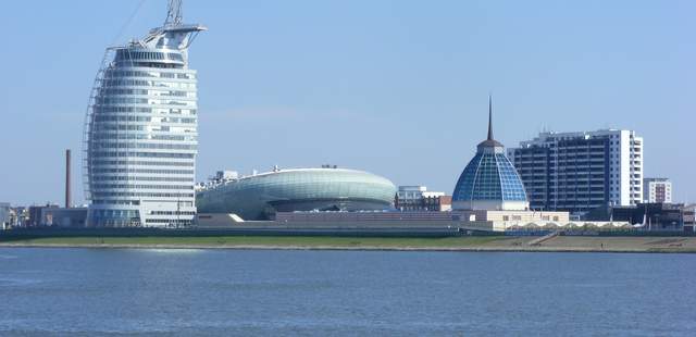 Skyline Bremerhaven mit Atlantic Hotel Sail City Incentive Reise Bremerhaven