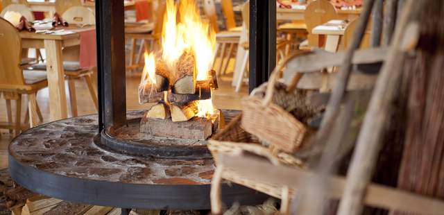 Hotel Oberstdorf im Allgäu Gemütliches Kaminfeuer