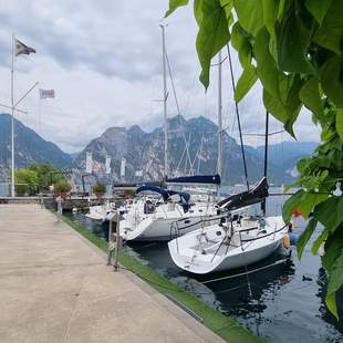 Team-Building auf einer Segelyacht – Gardasee Team-Building auf einer Segelyacht – Gardasee