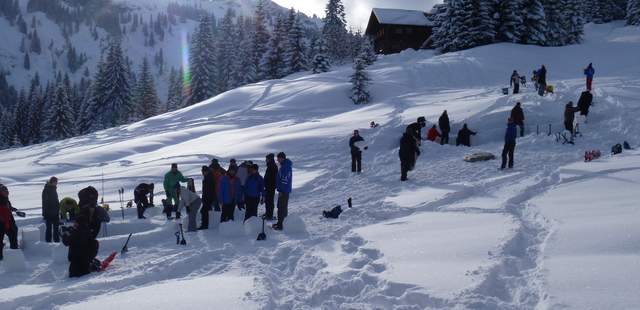 Iglubau Iglu Expedition im Allgäu