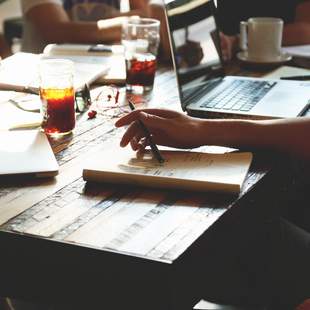 Songwriting One Team, One Song - Schreibt euren Hit!